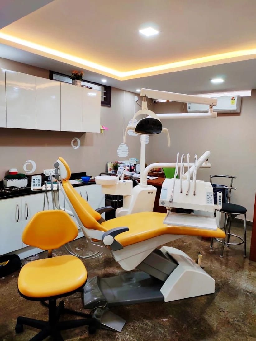 Dental chair and treatment unit in the clinic's treatment room